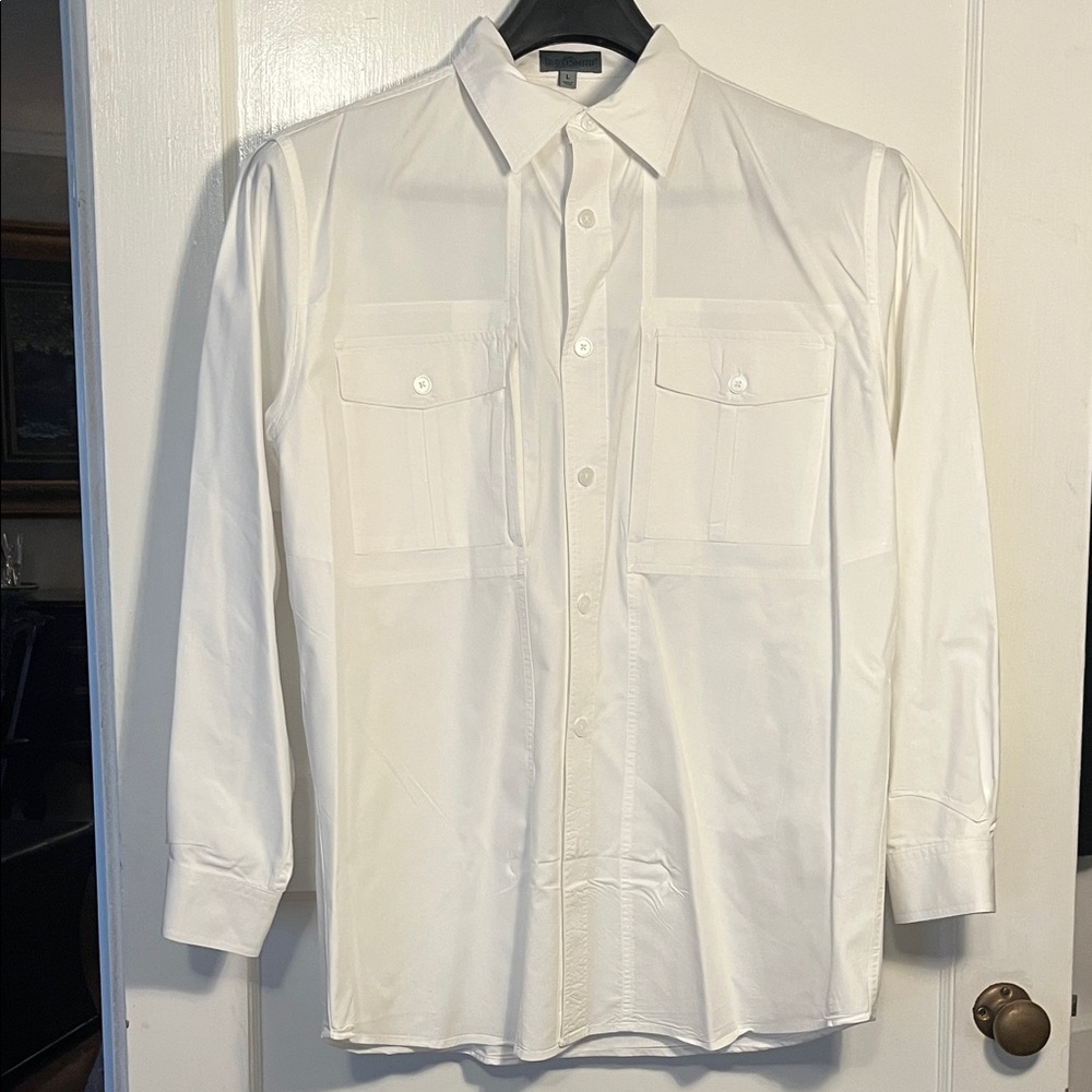 TravelSmith Men’s Crisp White Shirt front hidden zipper pockets size large